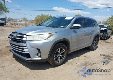 2017 Toyota Highlander Le Plus из США, поврежденный, VIN 5TDZZRFH8HS219571